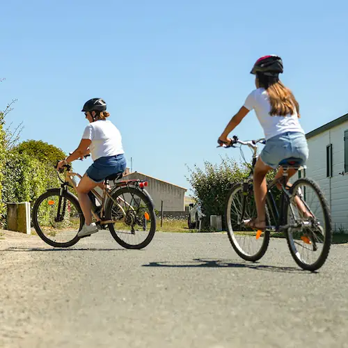 Balade à vélo depuis le camping à Brem-sur-Mer