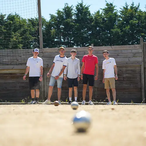 Terrain de pétanque du camping à Brem-sur-Mer
